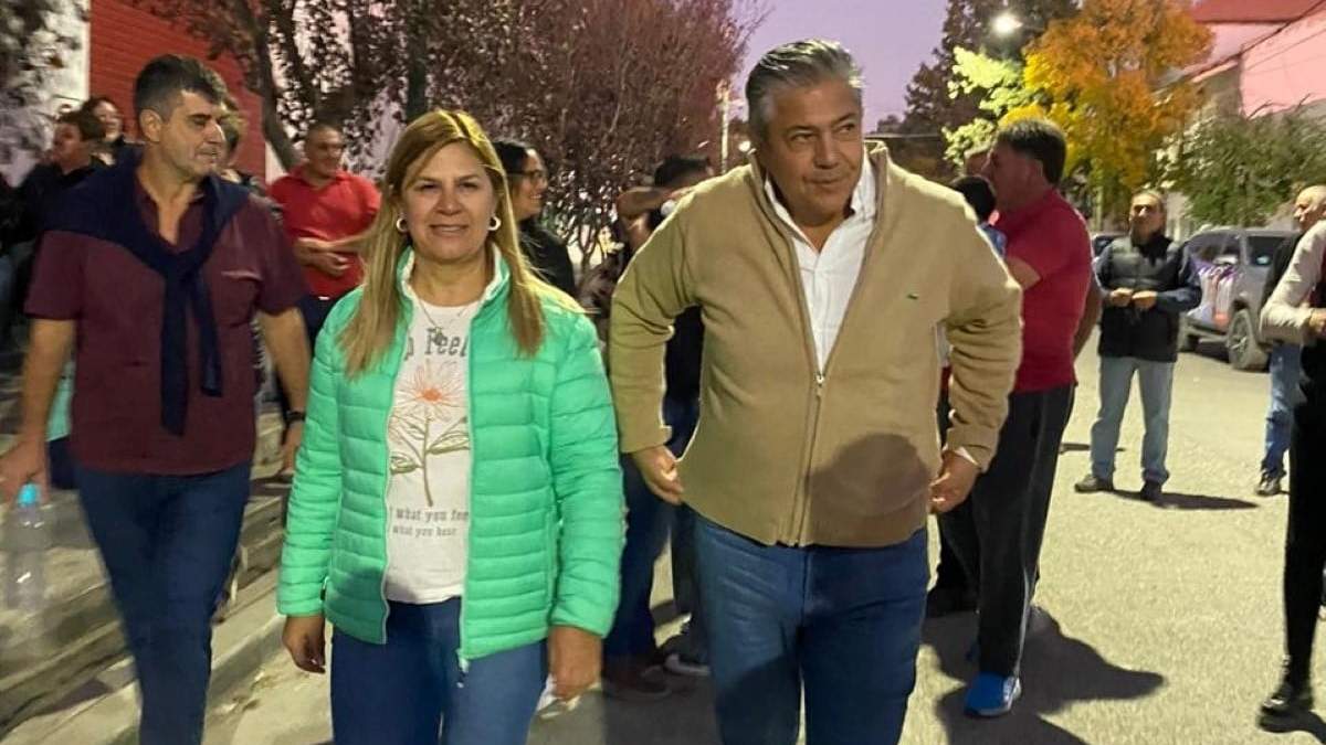 Ruiz y Figueroa en Chos Malal. Fuente: (Twitter)