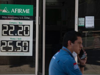 El peso cerró la semana con apreciación de 0.03%