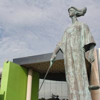 Atacan a balazos la sede central de la Fiscalía General de Colima