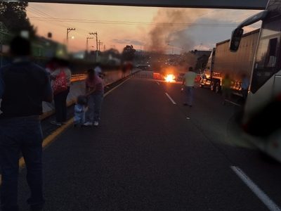 Pobladores de Topilejo chocan con policías que les impidieron linchar a dos presuntos ladrones