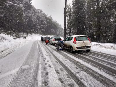 Clima: continúa la nieve en la cordillera y se espera viento fuerte en el centro de la provincia