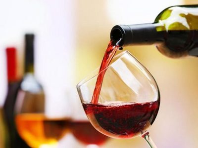 Cincuenta municipios prohíben la venta de vino
