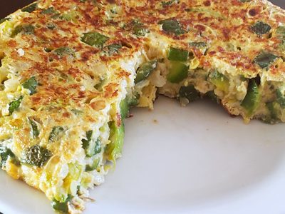 Tortilla de zapallitos muy fácil de hacer, rápida y saludable, ideal para el almuerzo y la cena