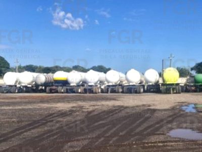 Decomisan más de 82 mil litros de hidrocarburo presuntamente ilegal en Minatitlán