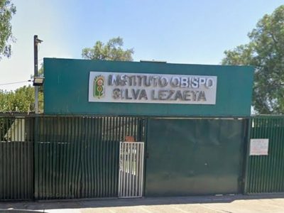 Estudiante de secundaria apuñala a compañeros y da muerte a una supervisora en Chile
