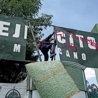Una sucia maniobra de la FGR que exonera a los militares del caso Ayotzinapa