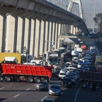 Transportistas paralizan principales arterias viales del país con megabloqueo