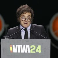 Javier Milei regresó a Argentina y redobló la apuesta contra Pedro Sánchez