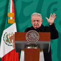AMLO desestima denuncia penal contra consejeros del INE