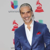 Alejandro Fernández comparte una decisión que modificaría el futuro de su familia
