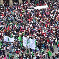 Campesinos instalan plantón en Bucareli