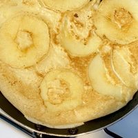 Panqueques de manzana: poné la pava y armá esta tremenda receta para la hora de los mates