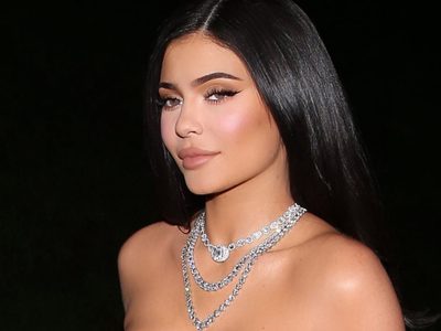 "¡Reina absoluta!" Kylie Jenner en muy halagada por este jugado outfit