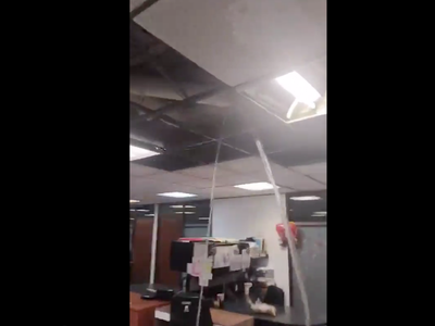 Así impactaron las fuertes lluvias en el interior de las instalaciones del INE (Video)
