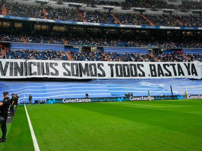 Insultos racistas a Vinicius desatan acalorado debate en España