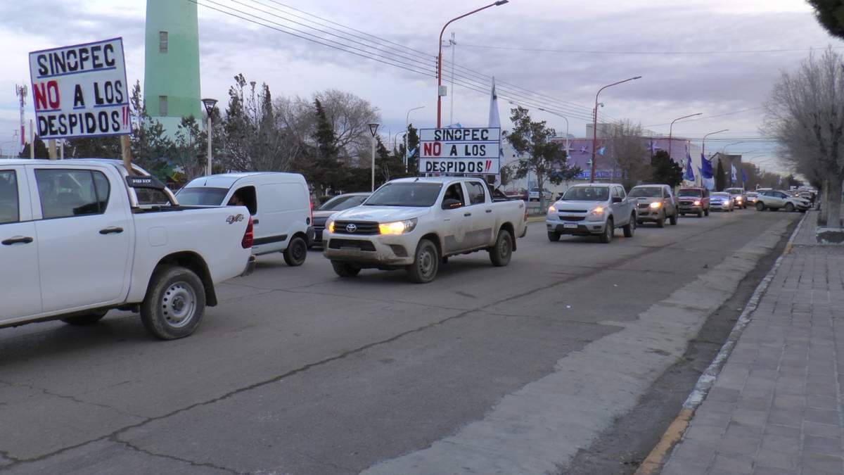 Protestas ante los despidos de Sinopec. Fuente: (Twitter)