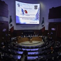 Con letras doradas, la UNAM ya está inscrita en muro de honor del Senado
