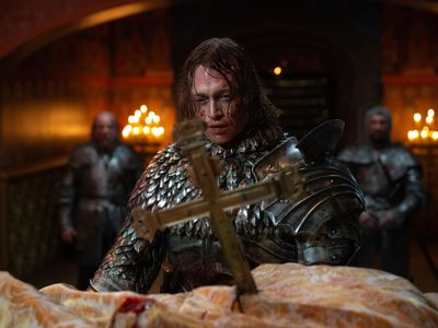 Caleb Landry Jones protagoniza “Drácula”, del director francés Luc Besson
