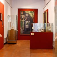 Lienzos, grabados y libros del siglo XVIII en el Exconvento de Santa Mónica, en Puebla