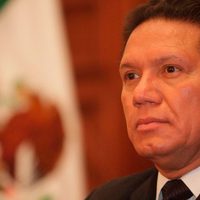 Sancionan a excolaborador del "góber precioso" con casi 20 mil mdp