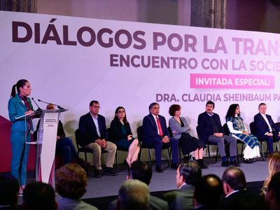Sheinbaum presenta a los 17 especialistas que construirán su "plan de gobierno"
