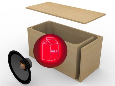 Mujer recibe cajas de leche en vez de bocina y persigue a repartidores