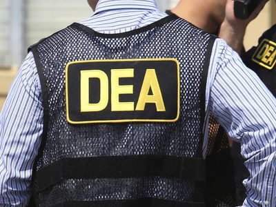 Acusan a informante de la DEA de extorsionar a traficantes de cocaína de alto nivel