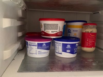 Si tenés un envase vacío de queso crema y cucharitas descartables: creá esto tan fabuloso para tu casa