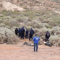 Policías hicieron un rastrillaje en el Cañadón de las Cabras en busca de Luciana