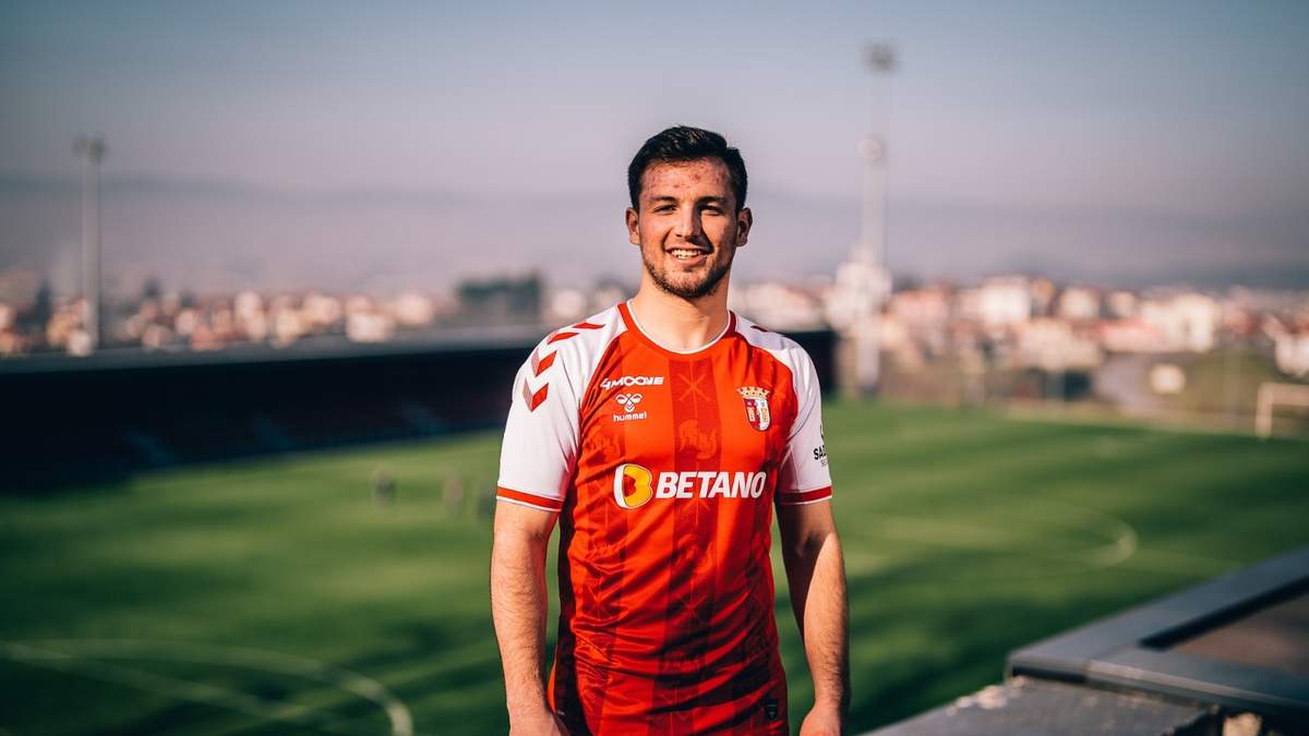 Eugenio Pizzuto, futbolista mexicano