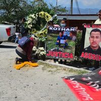 Exigen justicia a un mes del asesinato de Yanqui Kothan, estudiante de Ayotzinapa