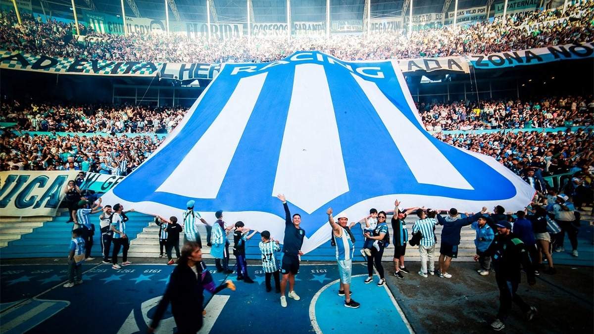 Los hinchas de Racing sólo podrán ir a su estadio.