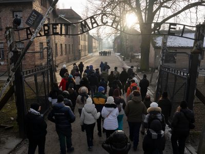 Putin honra a las víctimas del Holocausto y recuerda que Auschwitz fue liberado por los soviéticos