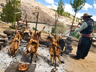 La provincia prepara un fin de semana largo con festivales, competencias y propuestas culturales