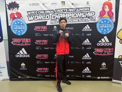 “Nada es imposible”: El mexicano Karim Acosta se cuelga 4 medallas en Mundial de Kickboxing