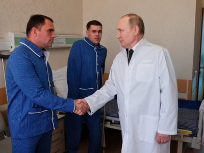 Putin visita por primera vez a militares heridos en la guerra de Ucrania