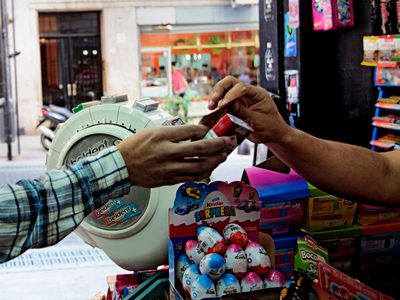 Cigarrillos por las nubes: fumadores denuncian sobreprecios