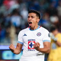Cruz Azul remonta para vencer al Pachuca