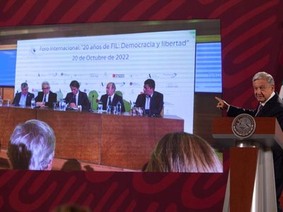 Todo lo que Vargas Llosa toca “lo sala”: AMLO