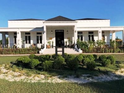 Así es la mansión de "El Hotel de los Famosos" en Cañuelas