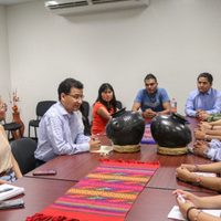 'Si no puede, renuncie”, exigen familiares de jóvenes asesinadas al fiscal de Oaxaca