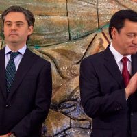 Nuño y Osorio Chong marchan sobre cadáveres