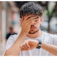 Qué significa para la psicología que seas una persona impuntual: lo que tu comportamiento revela de vos, más allá del reloj