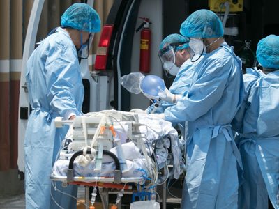 El brote de coronavirus sin freno para los argentinos: ya fallecieron más de 8.300 personas