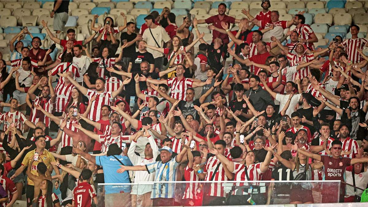 Siempre bien acompañado Estudiantes como visitante.