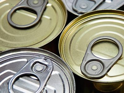 Si tenés latas de picadillo vacías, guardalas y hacé estas divinas velas para vender y ganar unos pesos