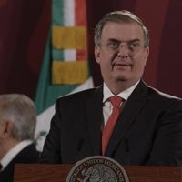 Ebrard comparte su WhatsApp "para estar comunicados"