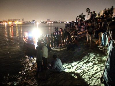 Mueren seis personas tras caer su vehículo desde un ferry a las aguas del Nilo