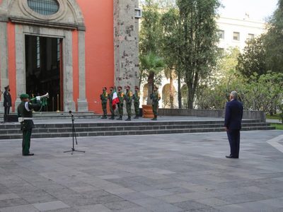AMLO rechaza las acusaciones sobre una posible militarización de México: "Carecen de lógica"