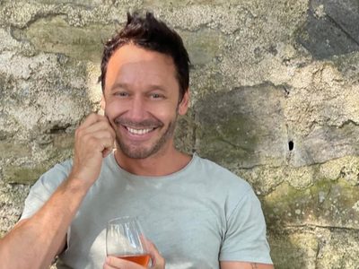 Así es el lujoso living de Benjamín Vicuña en su residencia porteña